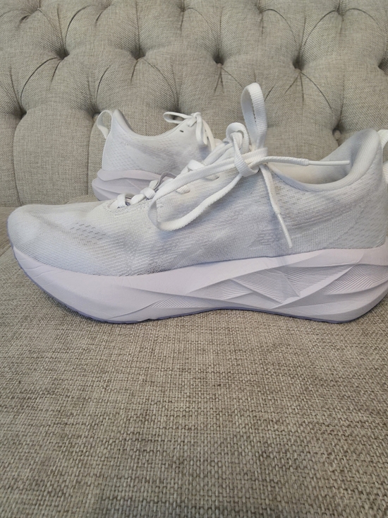 Asics Shoes - ASICS Novablast 5 Women's Running Shoes 8.5 - Gently Used
